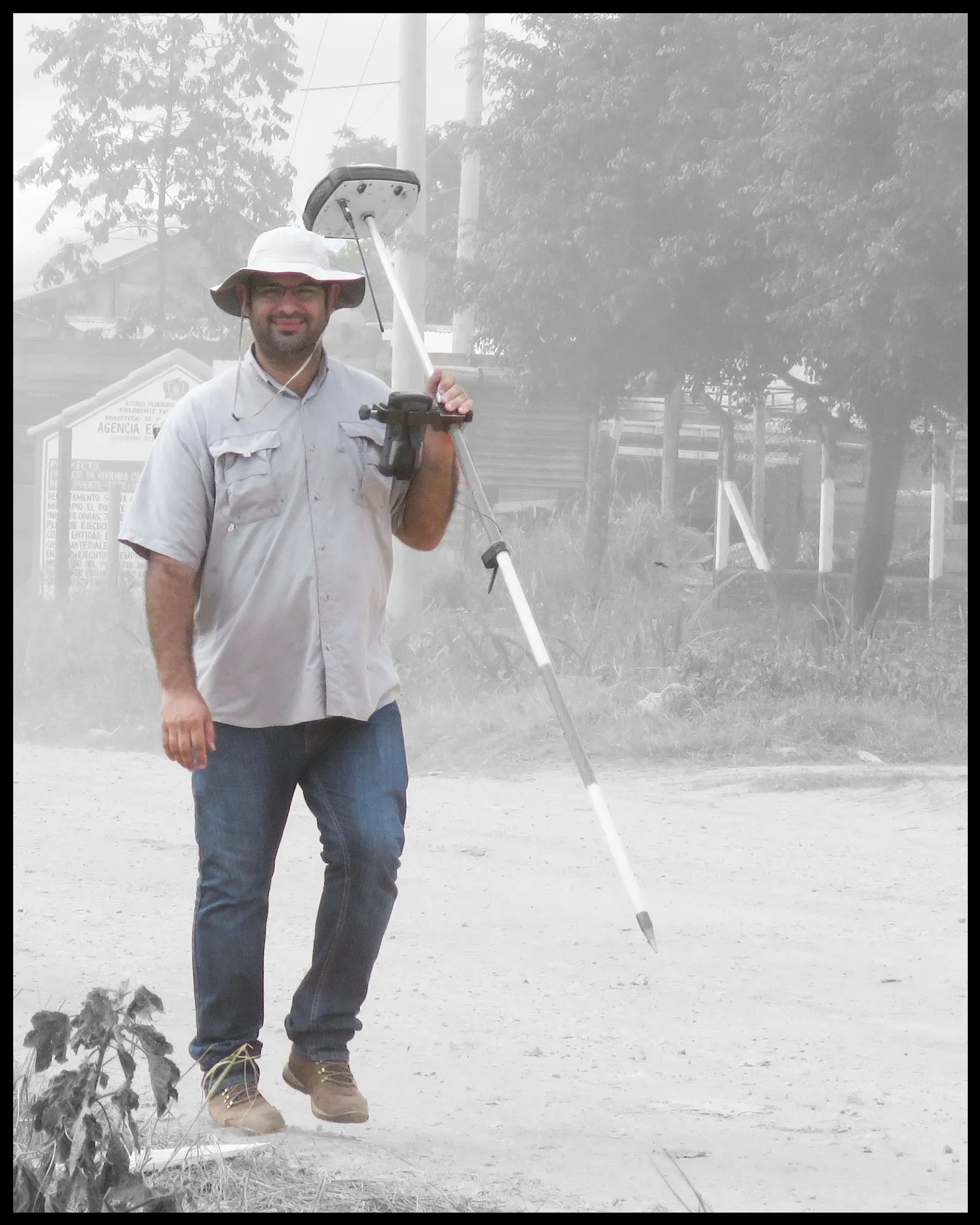 Desplazamiento con receptor GNSS RTK en zona rural